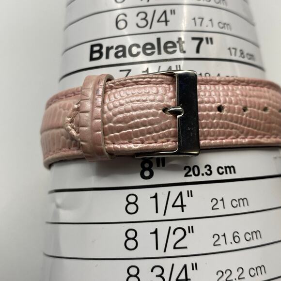 Guess Silvertone Stainless Steel Watch Pink Leather Band, Working New Battery - Picture 6 of 8